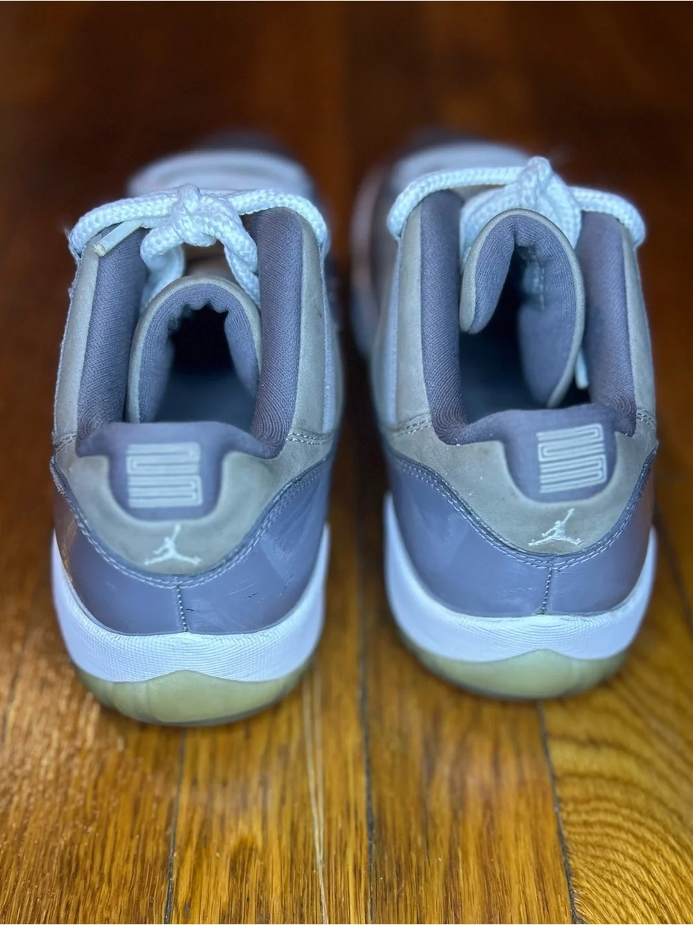 Air Jordan 11 Retro Low Cool Grey Sneakers size 9.5